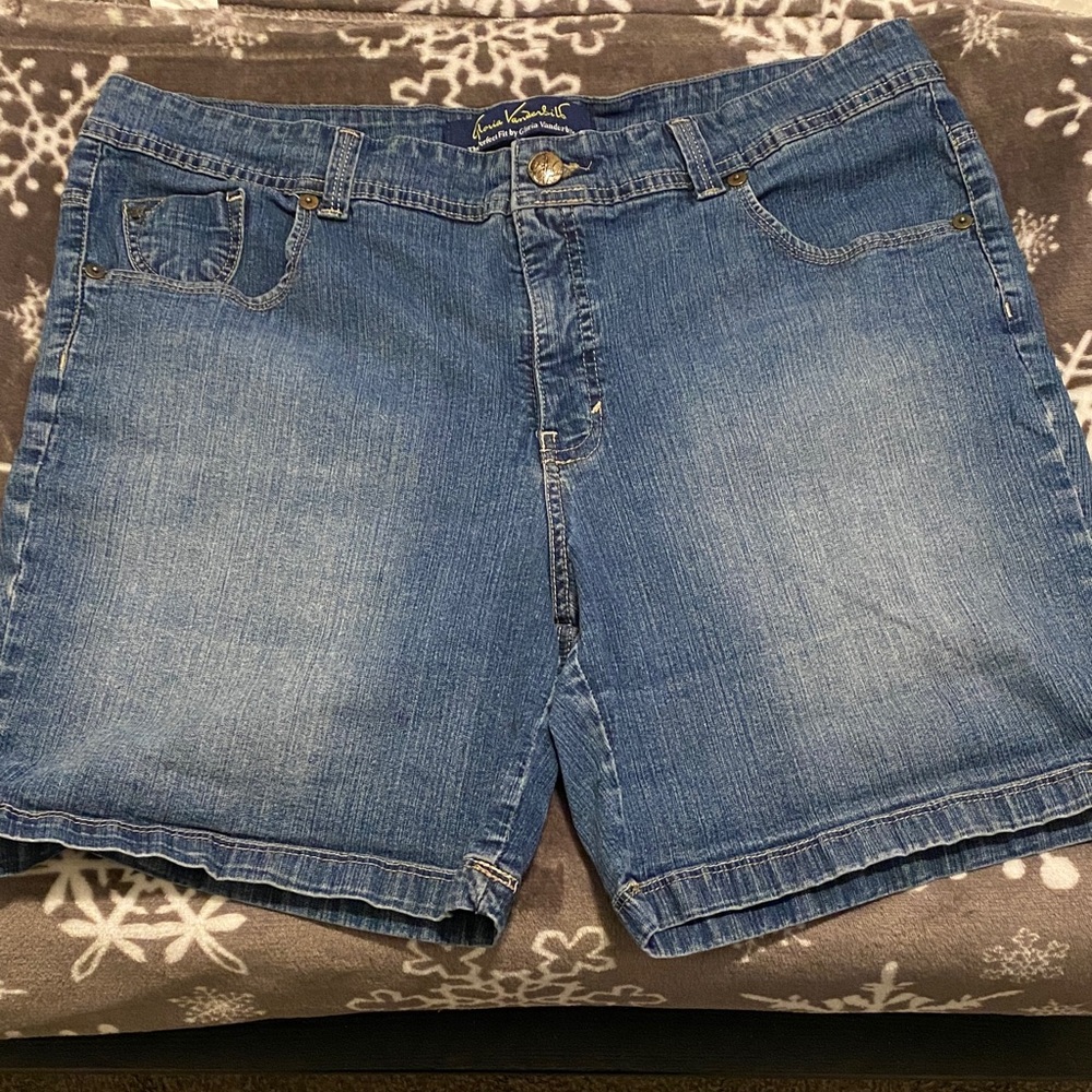 Gloria Vanderbilt Blue Jean Shorts